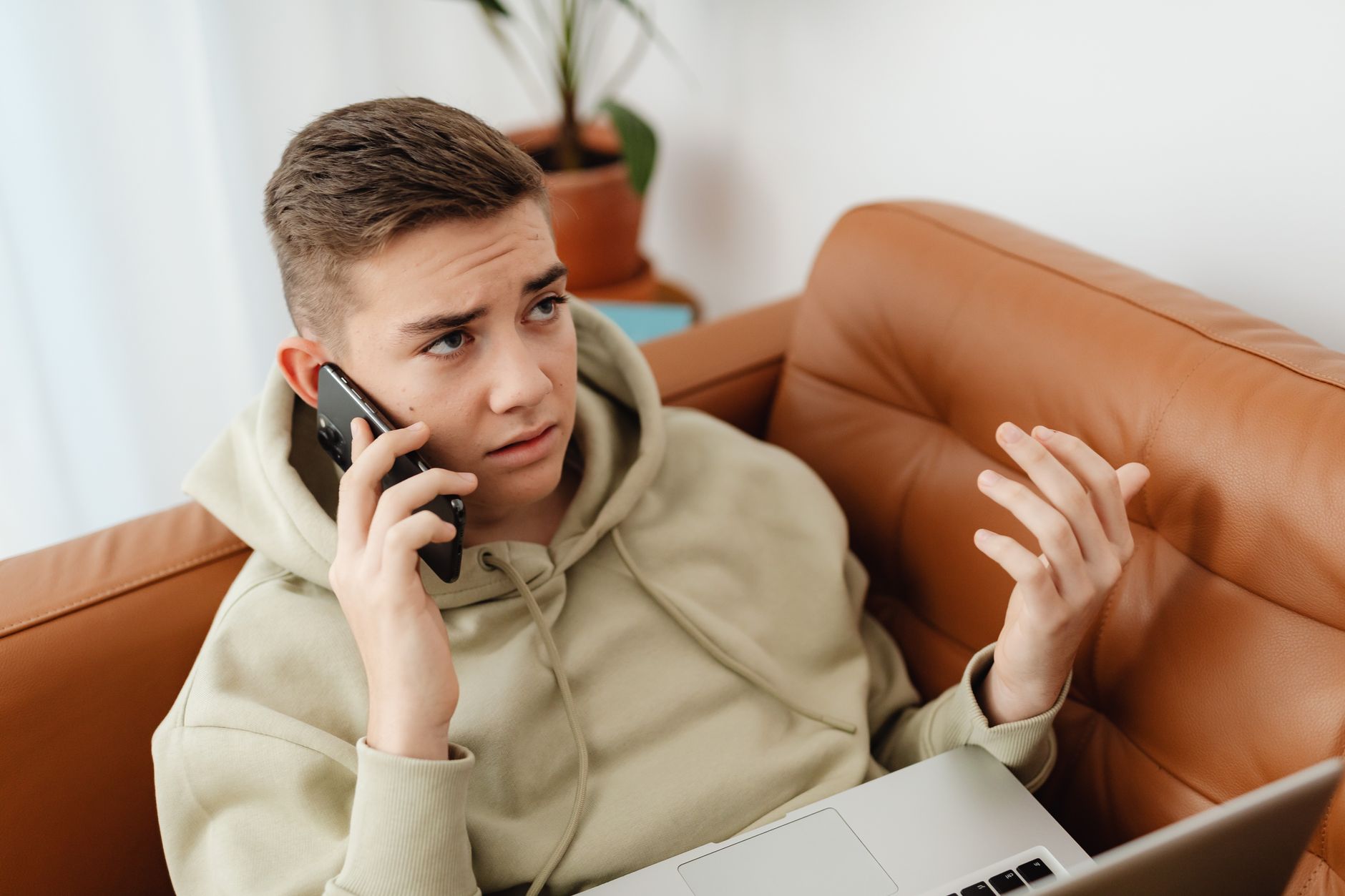 How to Spot AI Romance Scam Red Flags Before You Lose Money