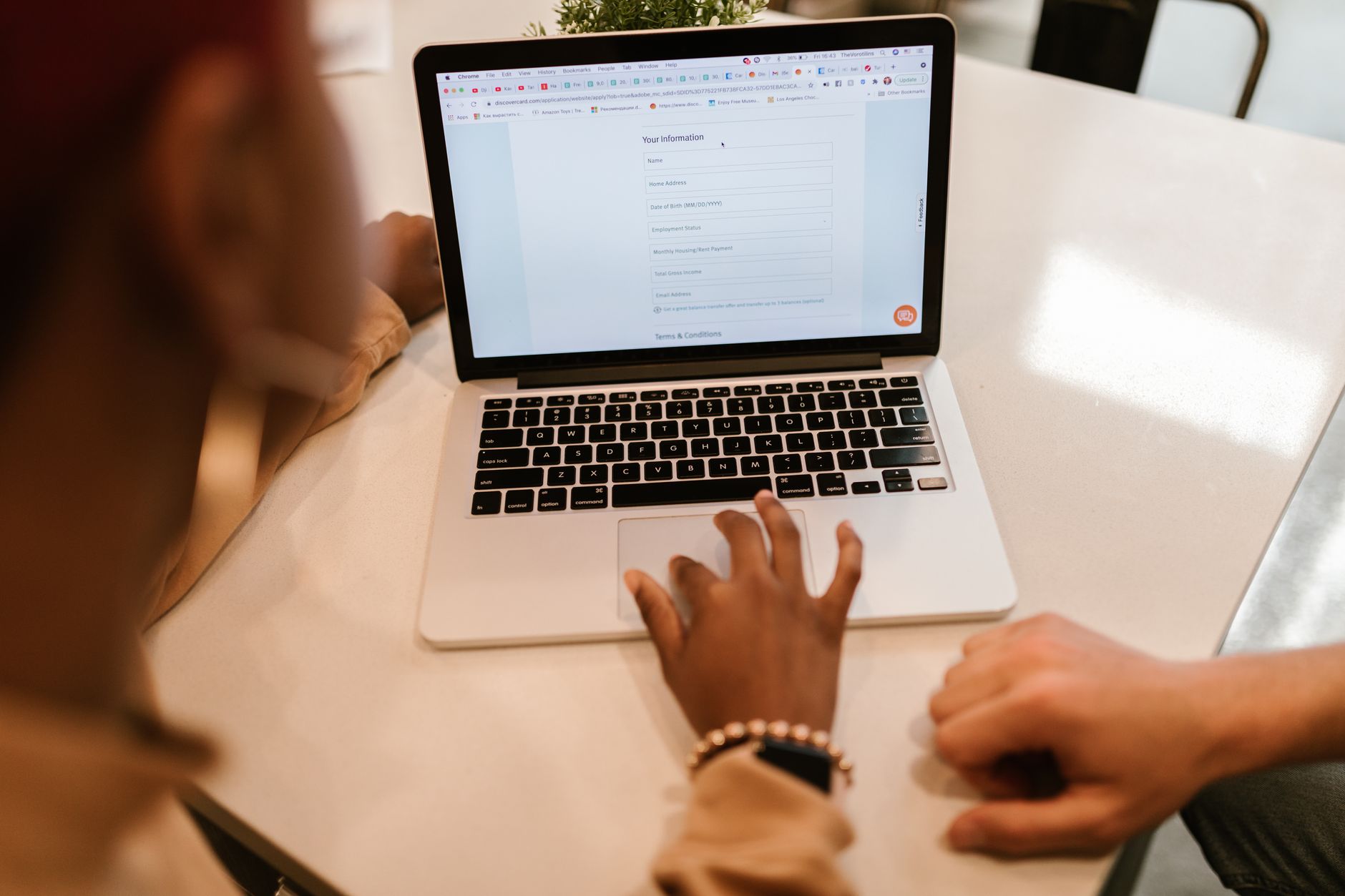 How to Verify AI vs Human Online: 7 Practical Steps to Avoid Scams